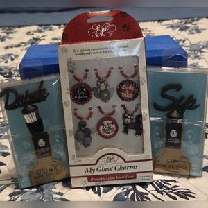 Wine Lover Gift Set Cat Wine Charms & 2 Wine Stoppers New Giftable Barware